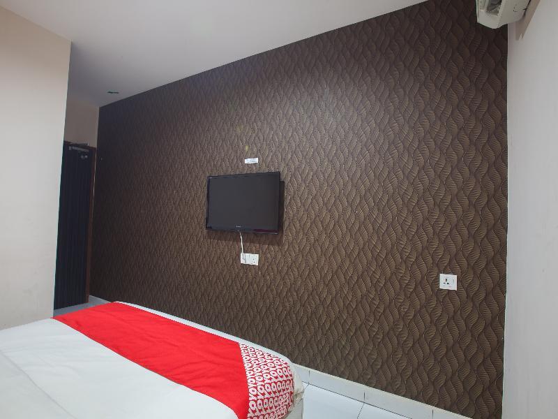 โอโย 1163 โฮเต็ล ปูไล Hotel อิโปห์ ภายนอก รูปภาพ